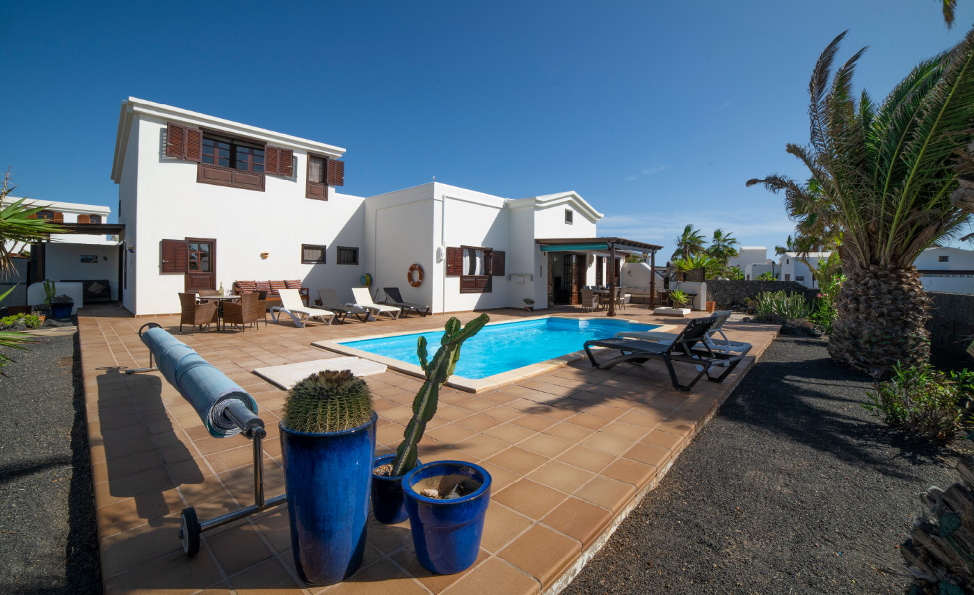 Casa Bonita Villa, Faro Park, Playa Blanca · Home